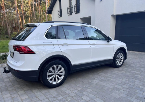 Volkswagen Tiguan cena 79700 przebieg: 198000, rok produkcji 2018 z Zielona Góra małe 667